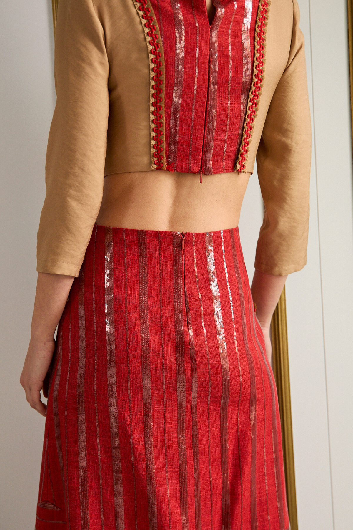 Robe midi Lil rouge à manches trois-quarts, élégante tenue d'invitée de printemps