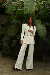 pantalón-traje-chaqueta-palazzo-elegante-blanco