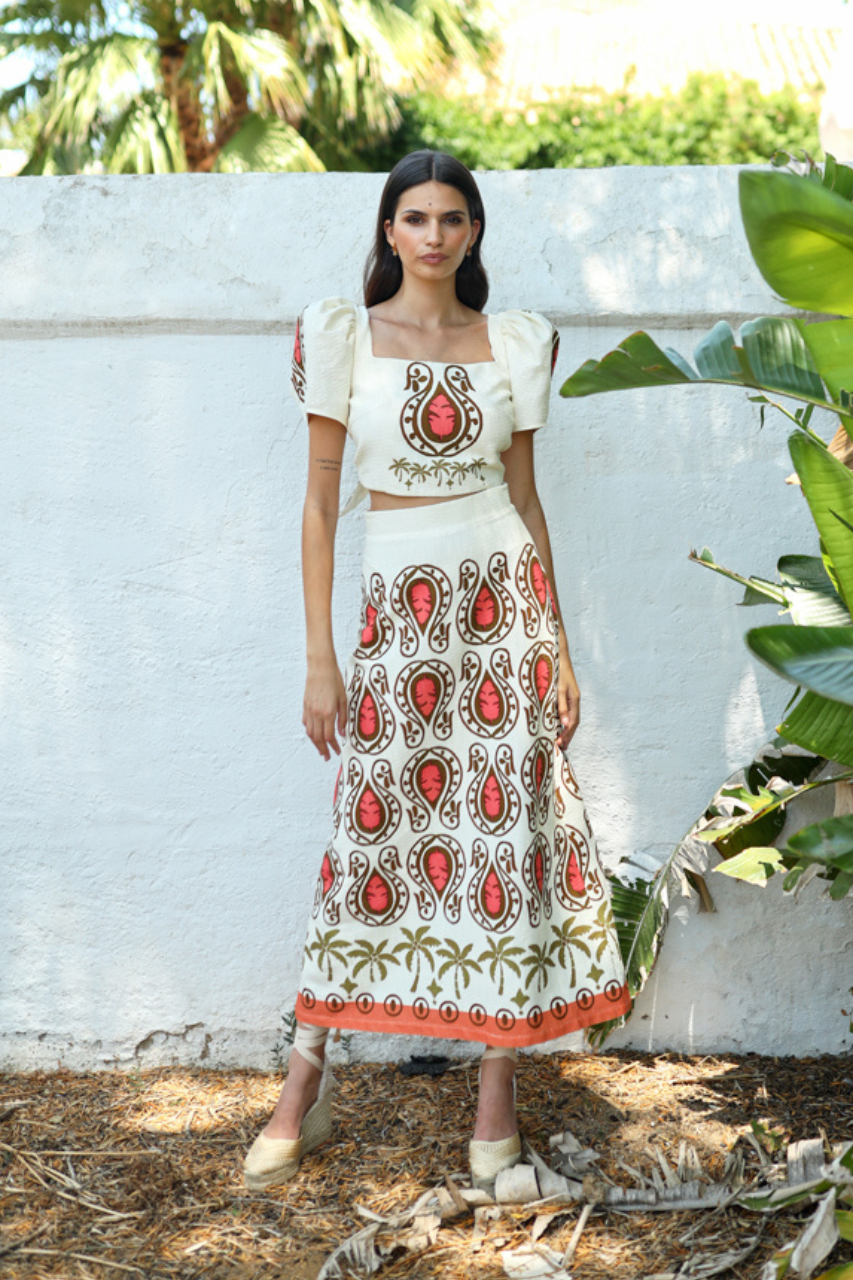 falda-oroco-midi-invitada-boda-estampado-tropical-blanca