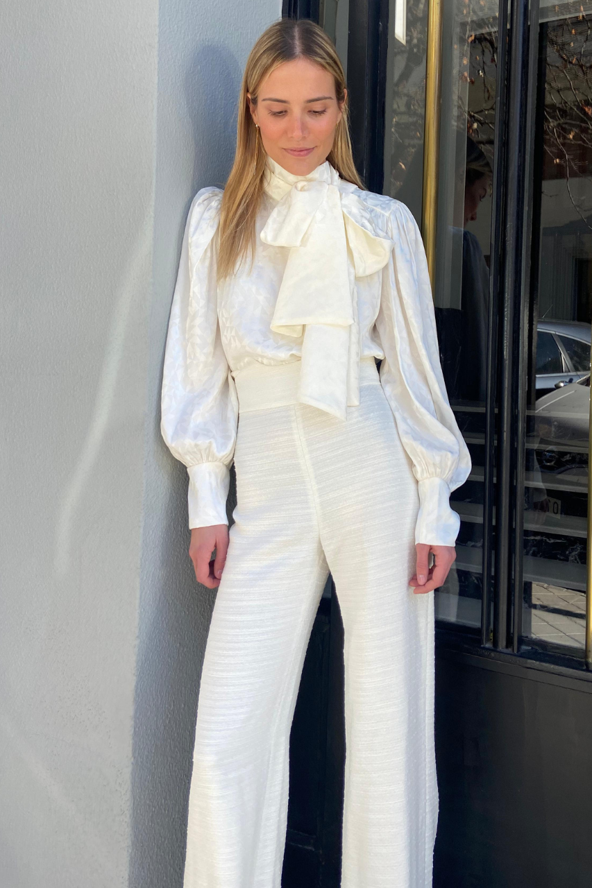 pantalón-somac-traje-blanco-elegante-invitada