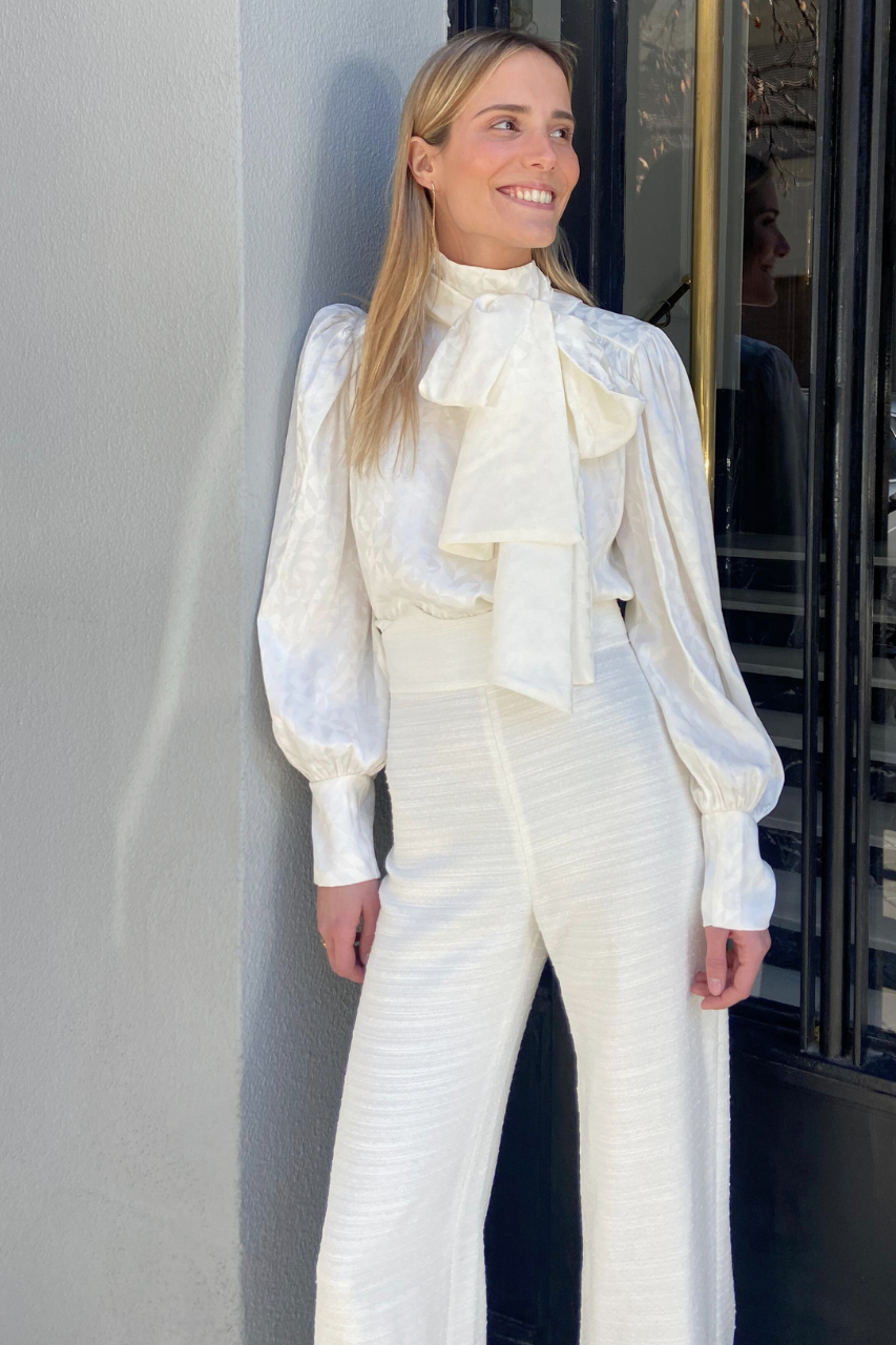 pantalón-somac-traje-blanco-elegante-invitada