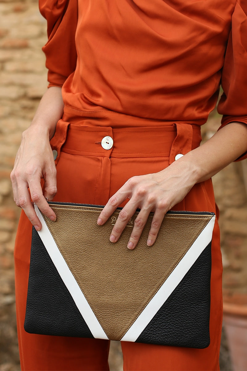 cartera-artemis-oro-negro-bicolor-elegante-invitada-boda-de-fiesta