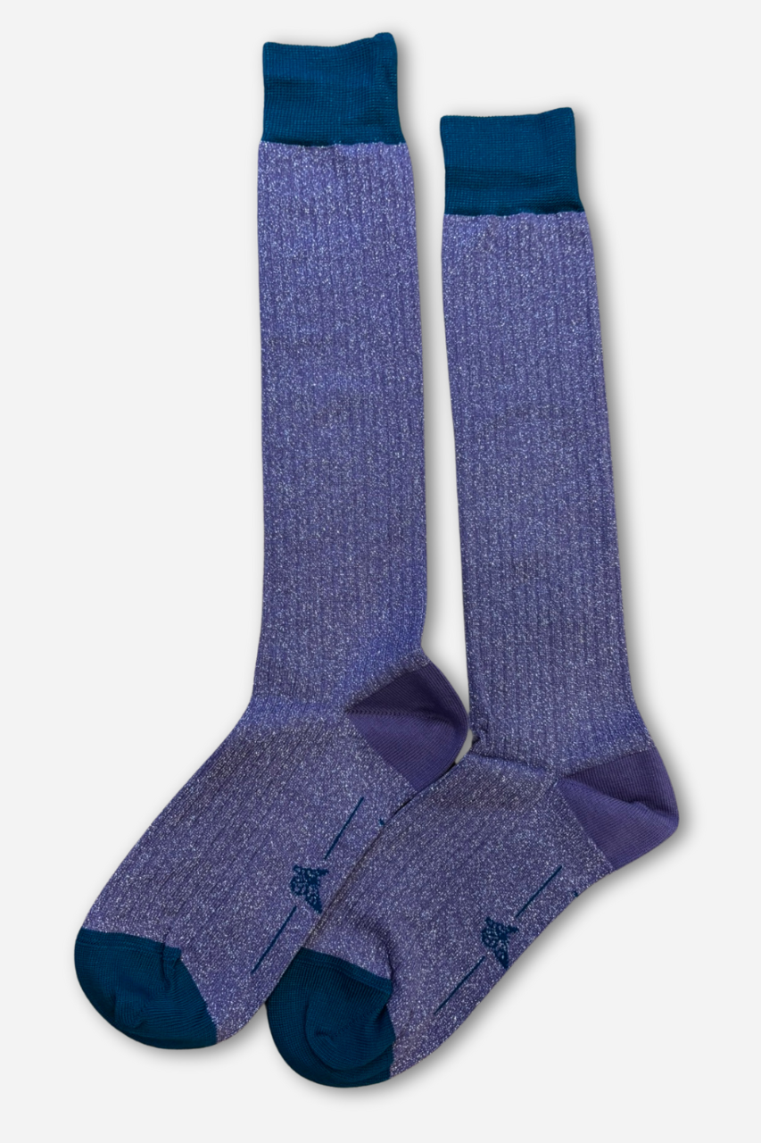 calcetines-largos-color-morado-brillo-mujer-largos-oufits-diarios