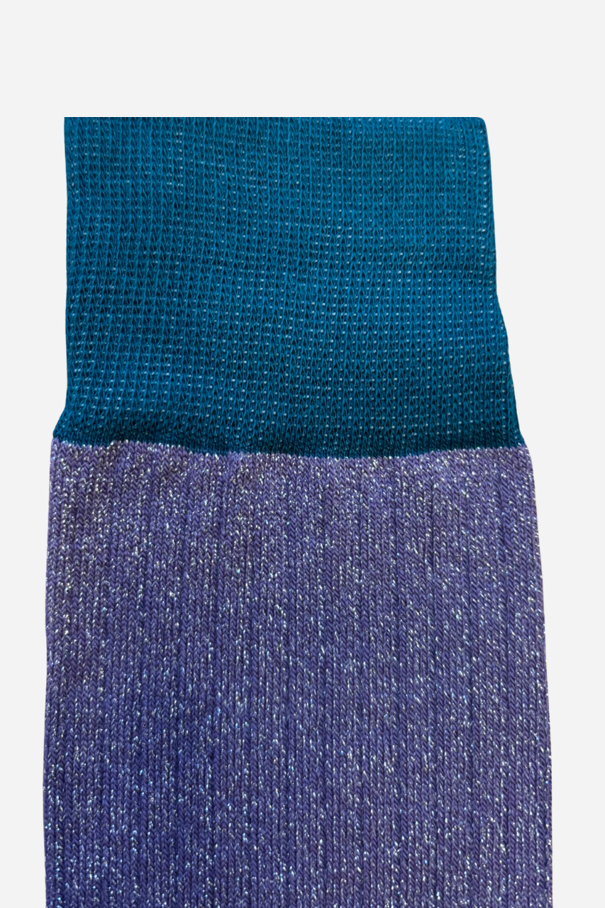 calcetines-largos-color-morado-brillo-mujer-largos-oufits-diarios