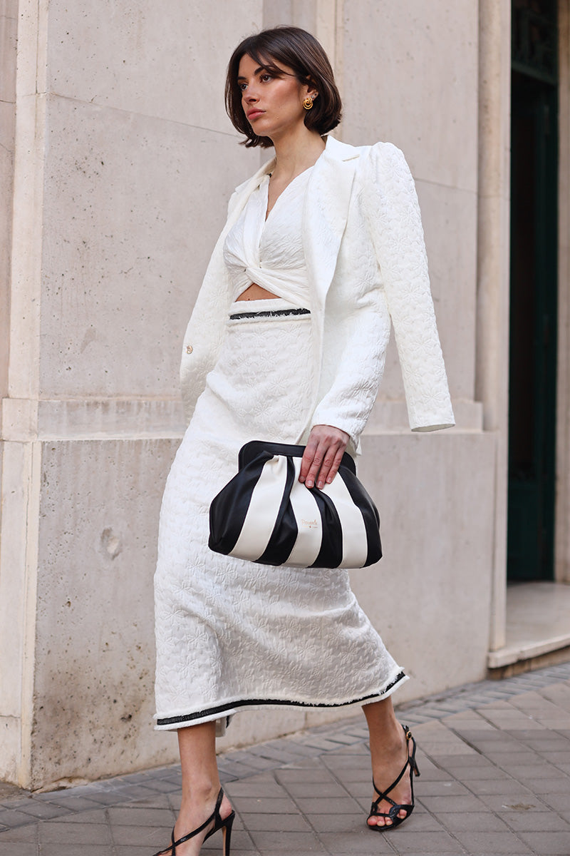 vestido-gape-midi-invitada-elegante-blanco-y-negro