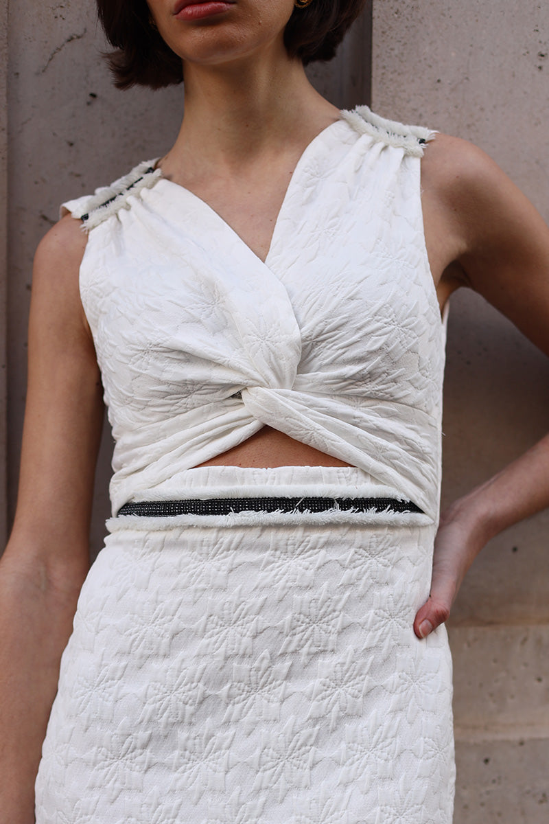 vestido-gape-midi-invitada-elegante-blanco-y-negro