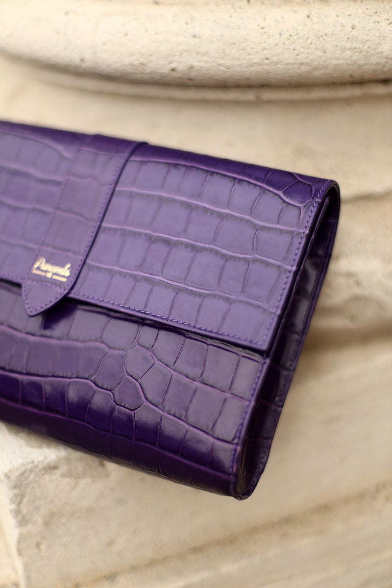 bolso-cartera-invitada-boda-cuero-morado-elegante