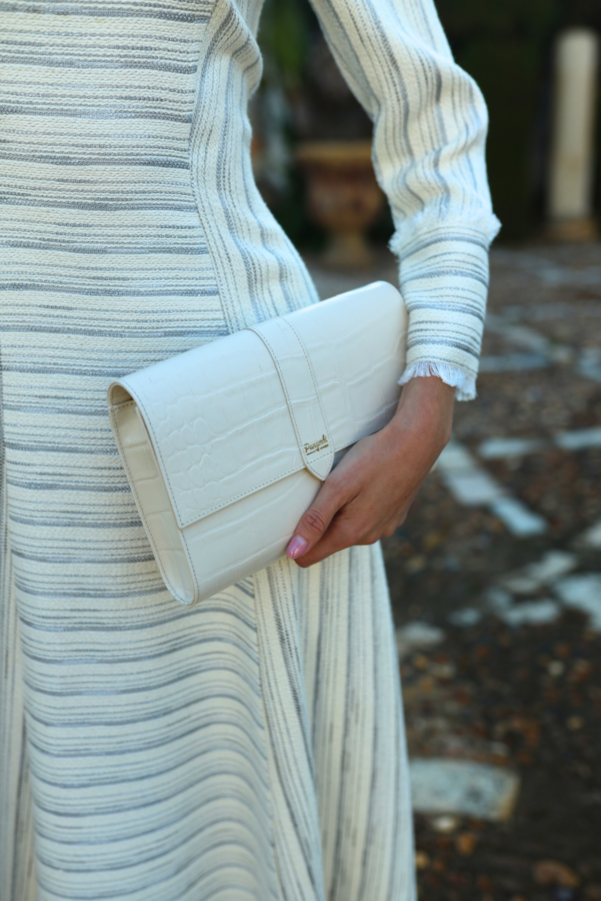 bolso-nora-conac-blanco-de-mano-cuero-invitada-boda