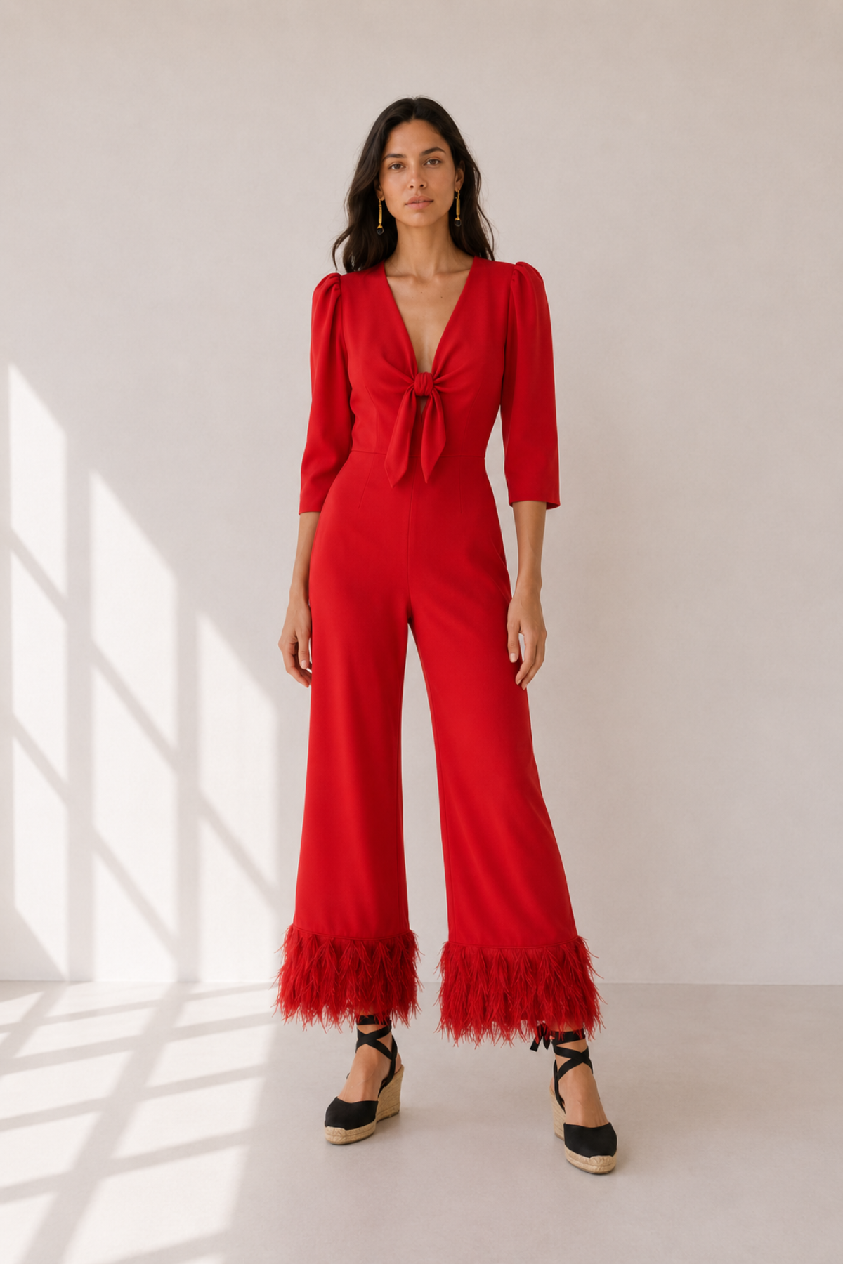 Mono Cyrine rojo