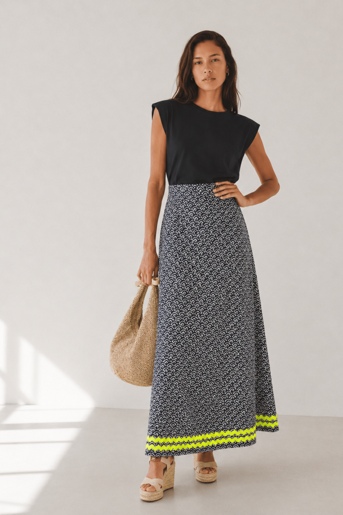 Uria black skirt
